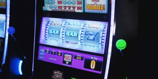 Winning jackpot at Online Casinos: Tips and Strategies